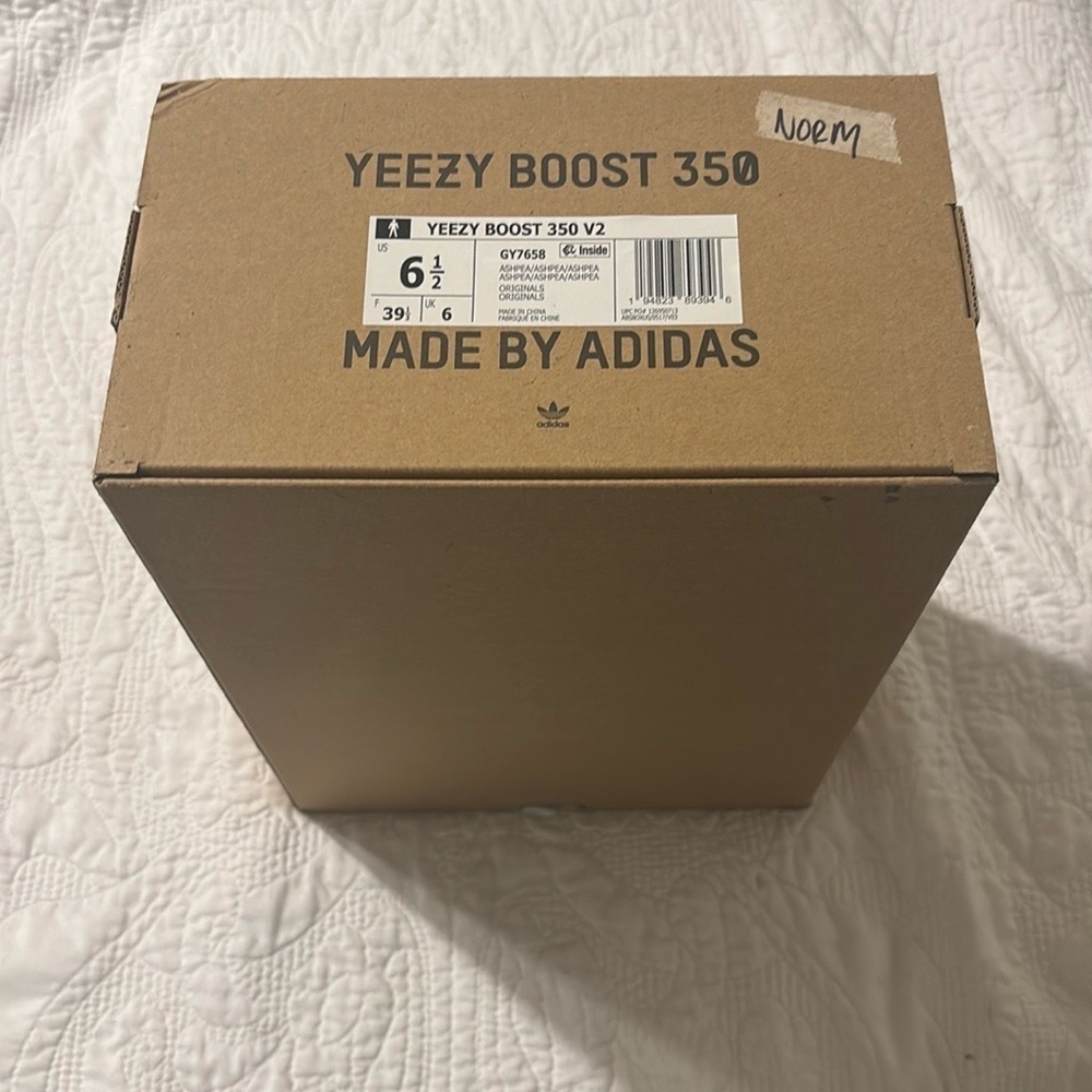 Adidas Yeezy Boost 350 V2 Sneakers men size 6.5 SAND - Picture 8 of 9